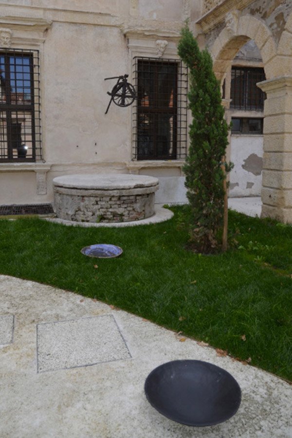Installation-Palazzo-Verita-Montanari-01